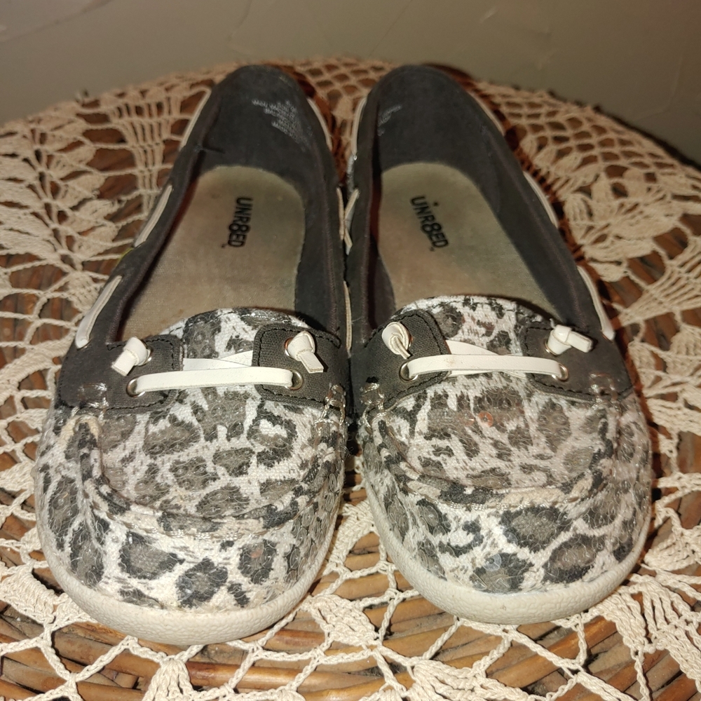 Unrated Gray Leopard Sequins Loafers Flats Shoes - Picture 2 of 8